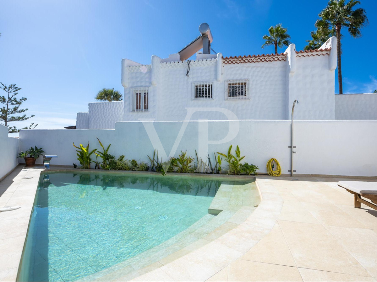 Two fantastic family villas with sea views in Playa de las Américas