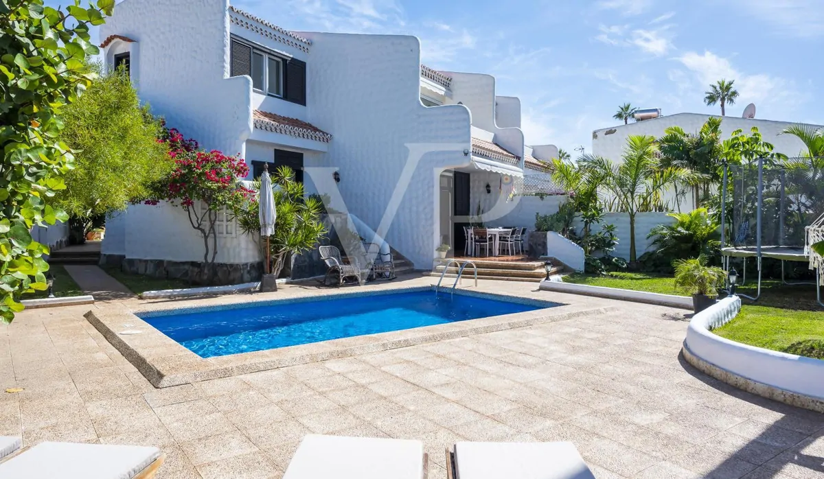 Zwei rundum perfekte Doppelhaushälften mit Meerblick in Playa de las Américas