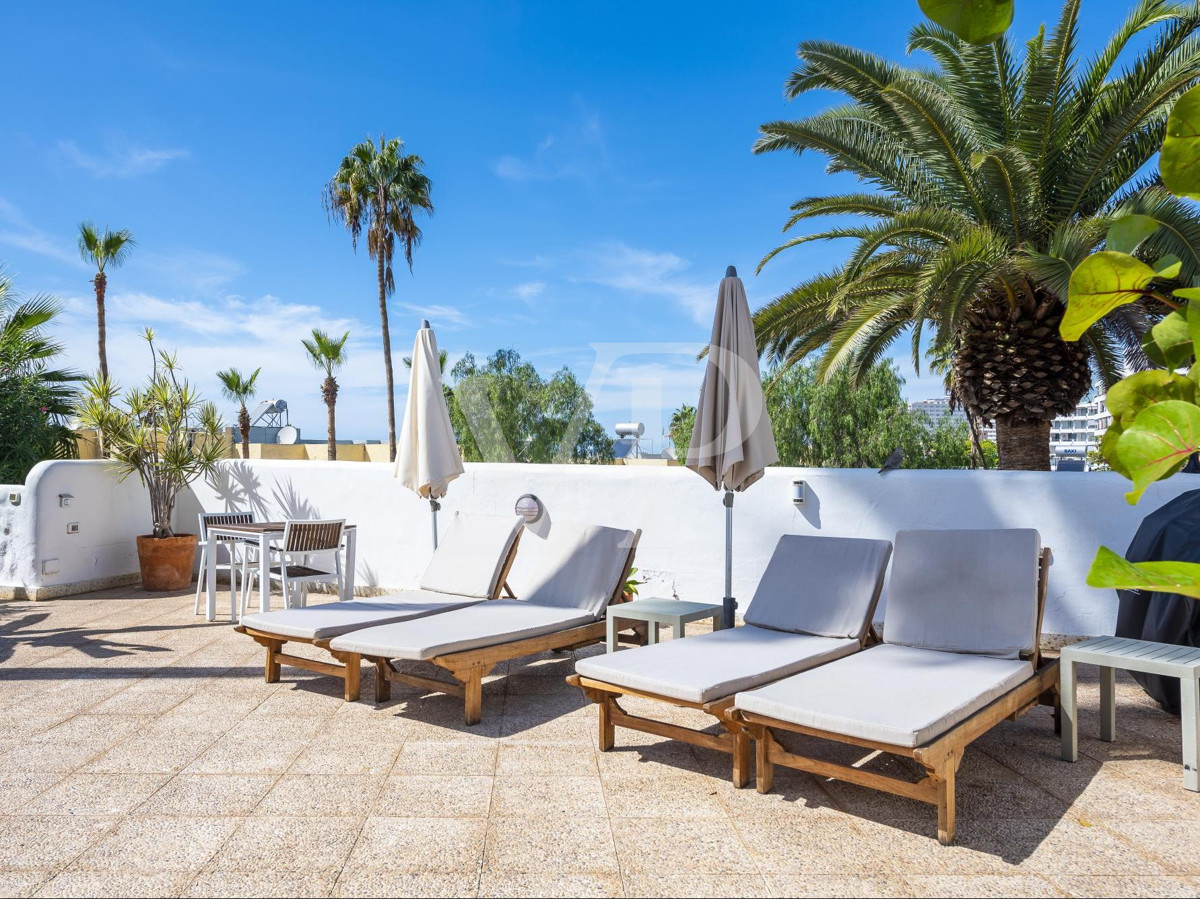 Two fantastic family villas with sea views in Playa de las Américas