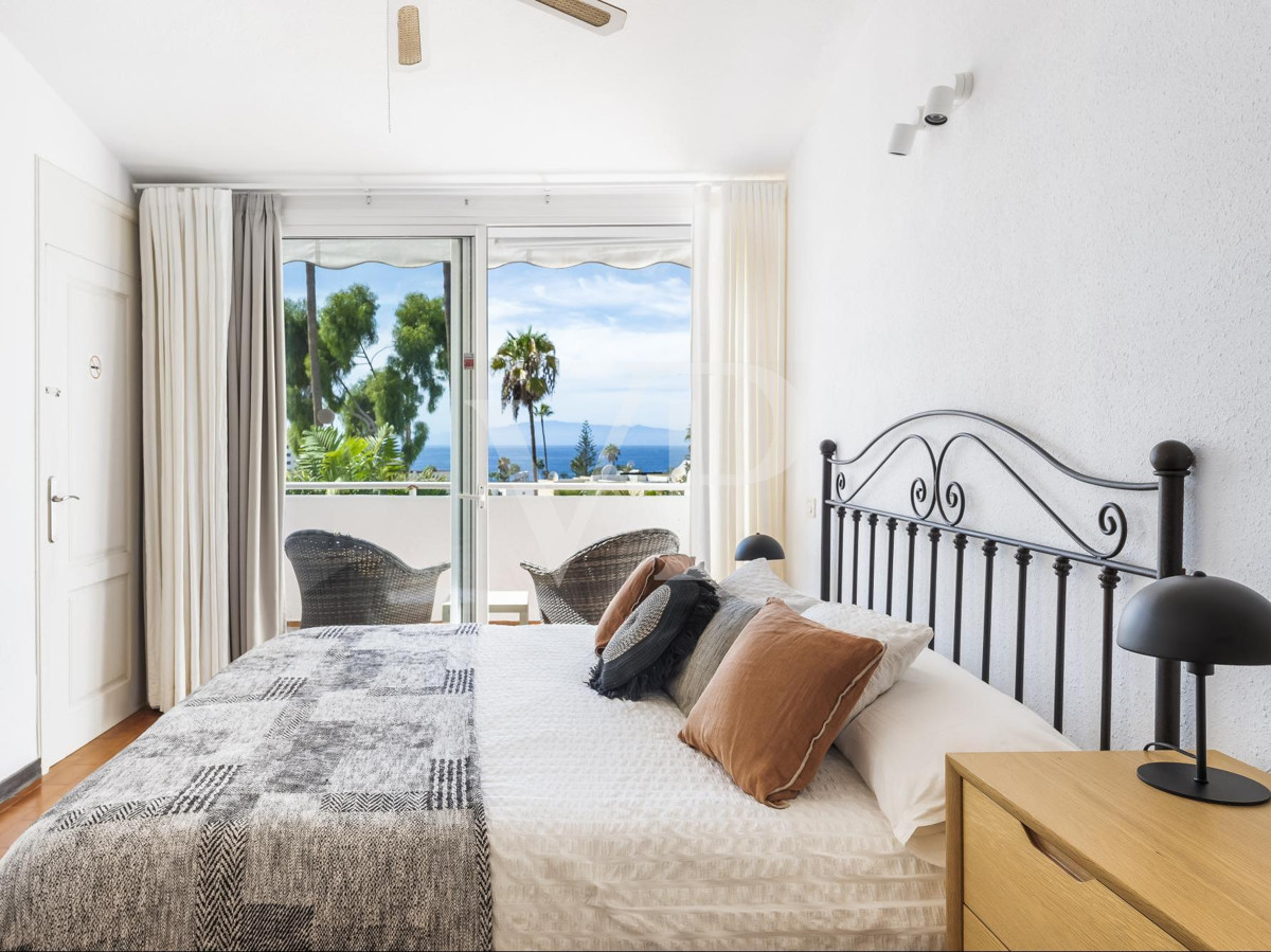 Villas familiares con vistas al mar en el corazón de Playa de las Américas