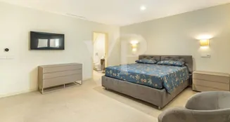 von_poll_real_estate_property_ES223184024_image_52