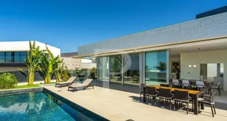 von_poll_real_estate_property_ES223184024_image_0