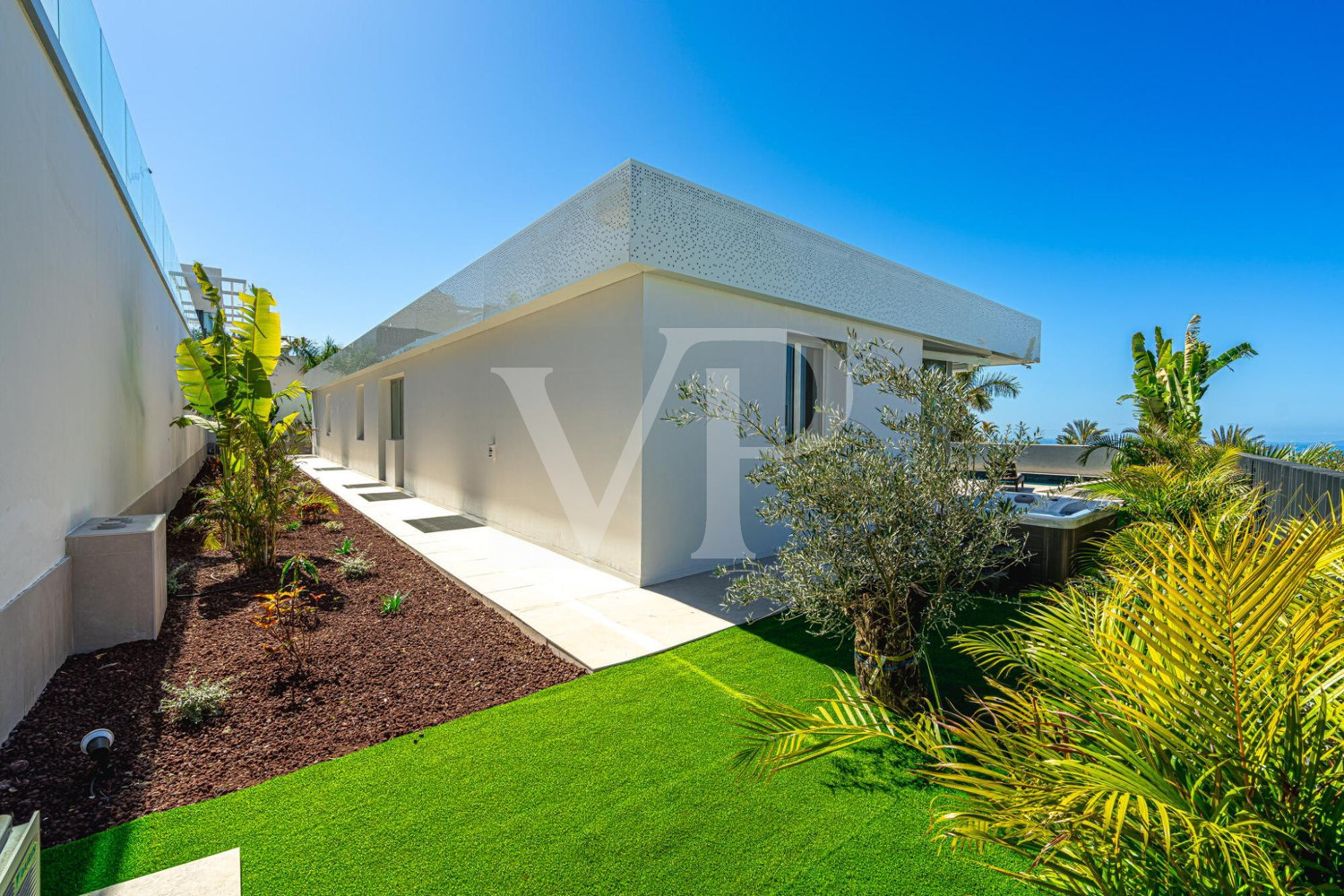 Luxury villa in the heart of Golf de Abama