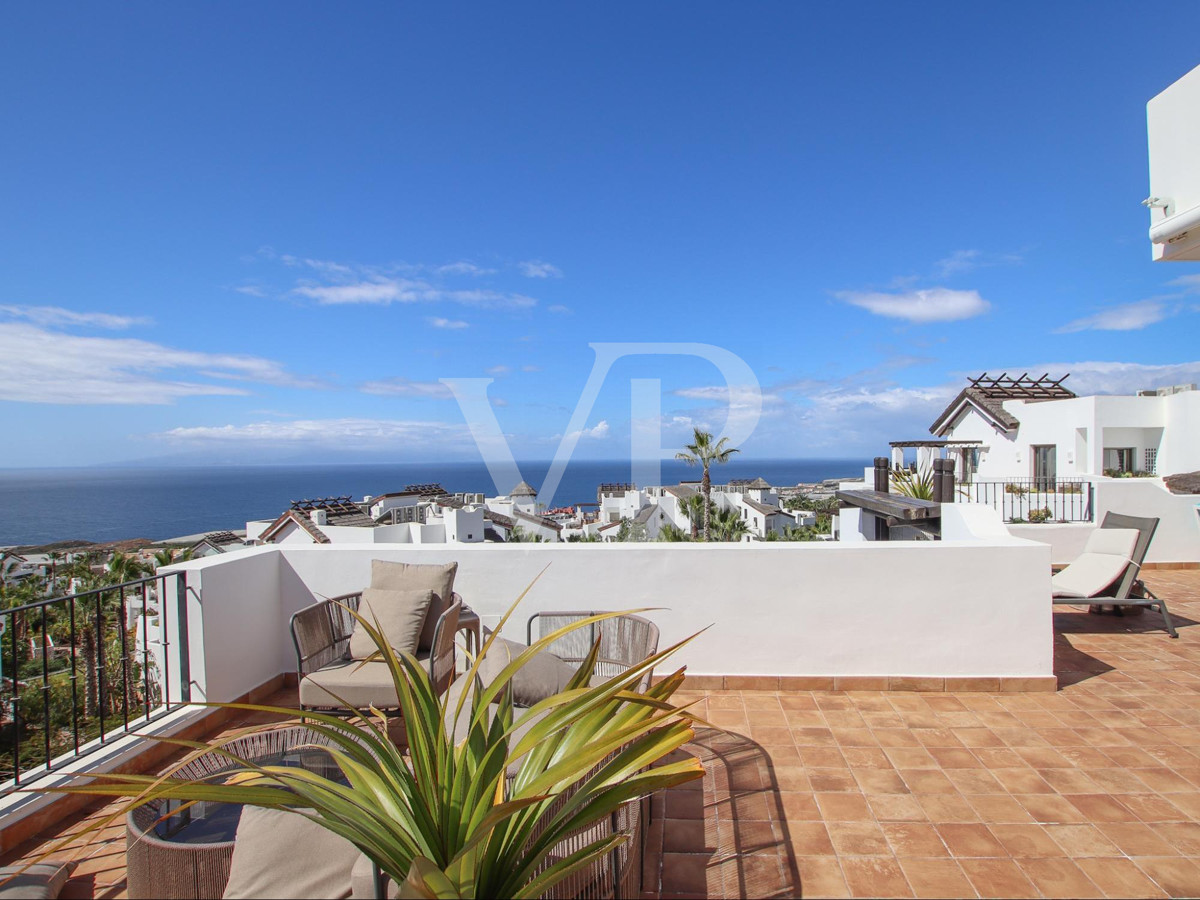 Fantástico ático de esquina con vistas al mar en Abama