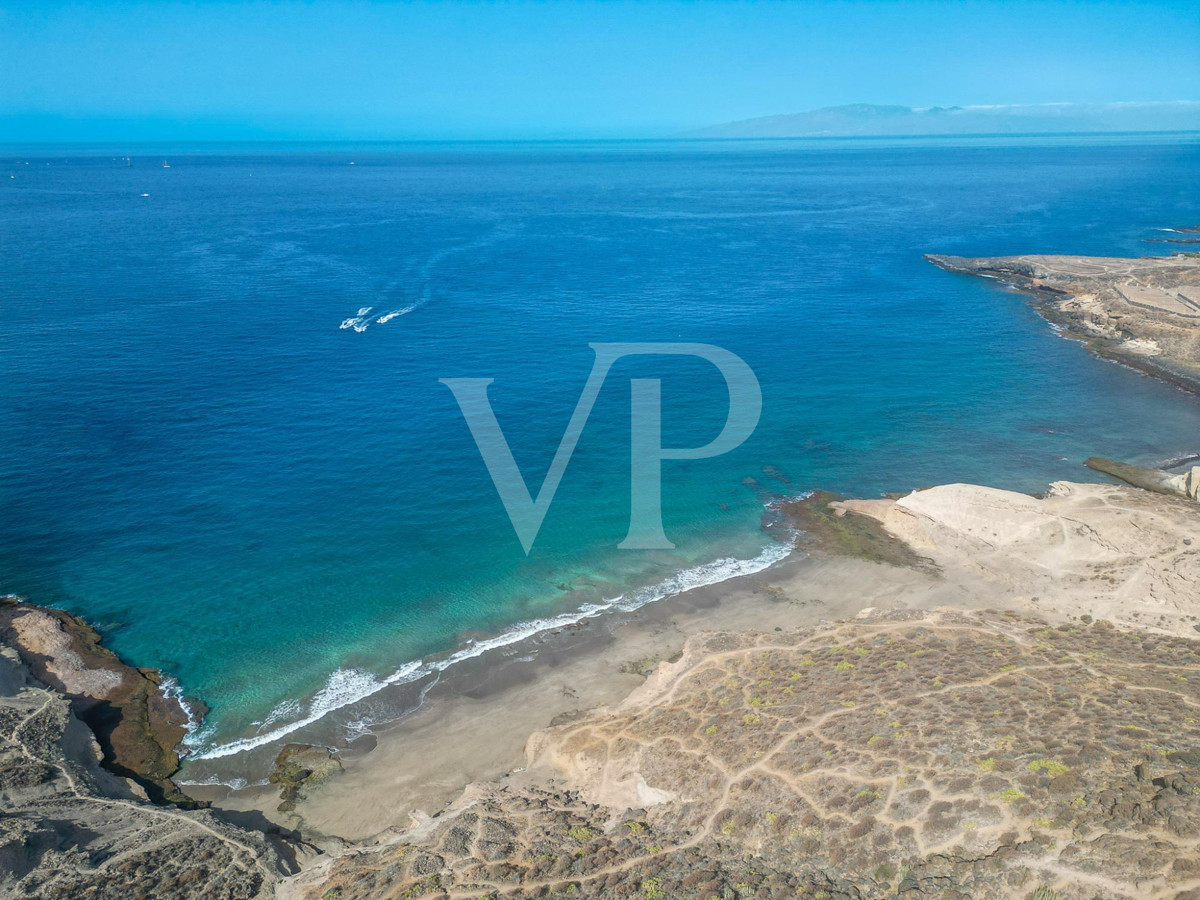 Parcela residencial con licencia y vistas al mar en Golf Costa Adeje