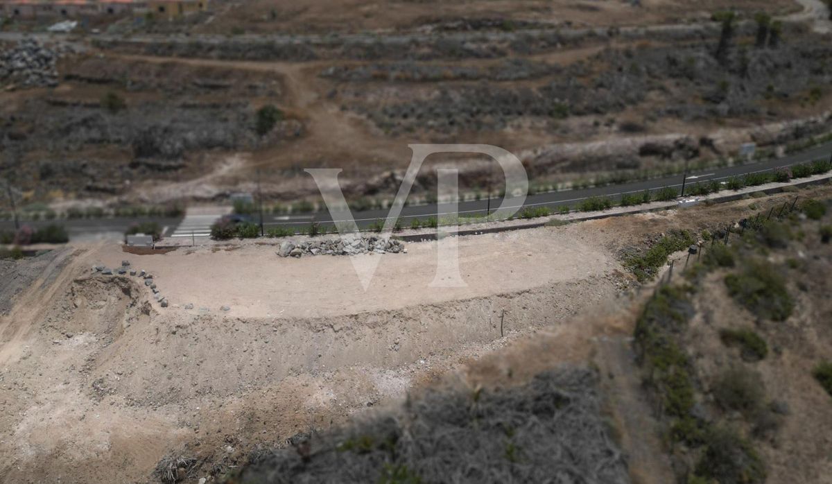 Magnificent plot with sea views in Golf de Abama