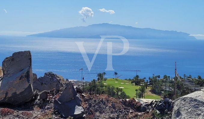 Magnificent plot with sea views in Golf de Abama