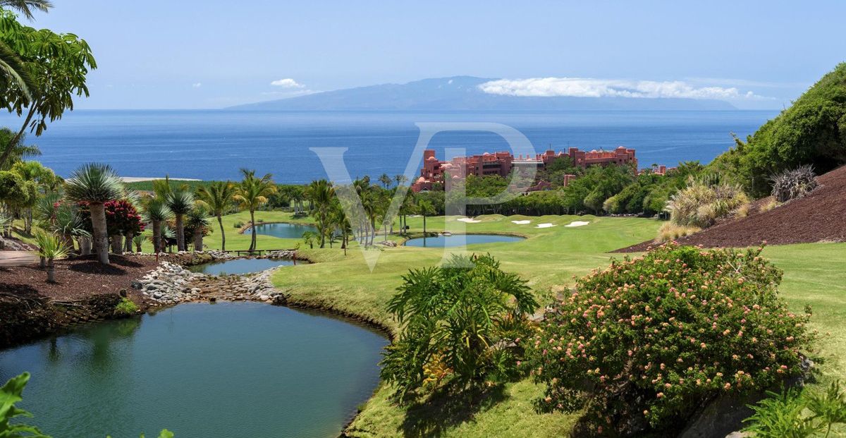 Magnificent plot with sea views in Golf de Abama