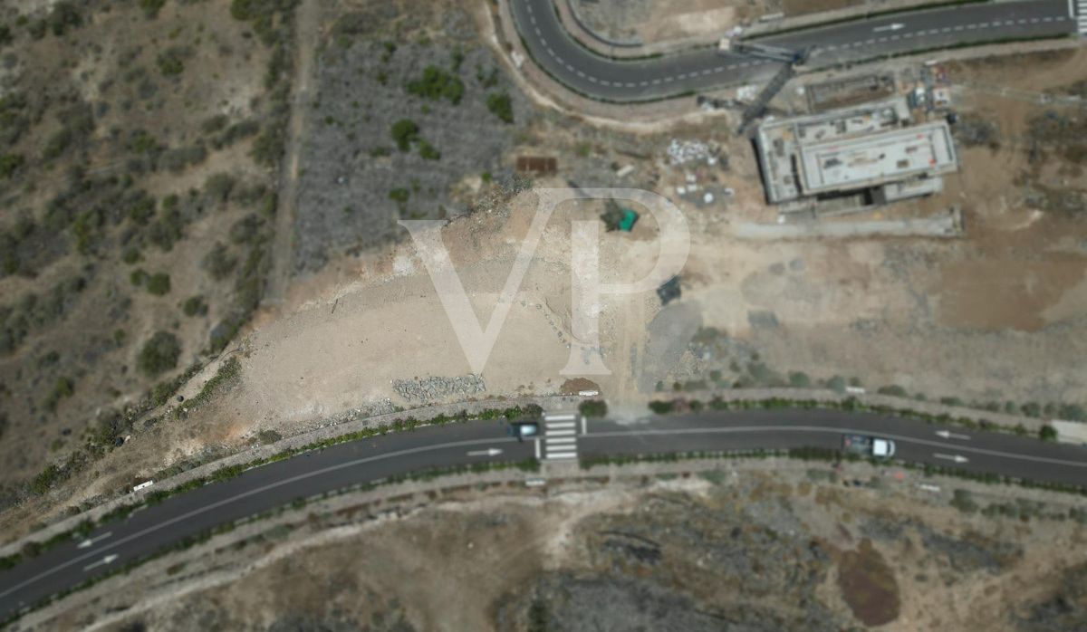 Magnificent plot with sea views in Golf de Abama
