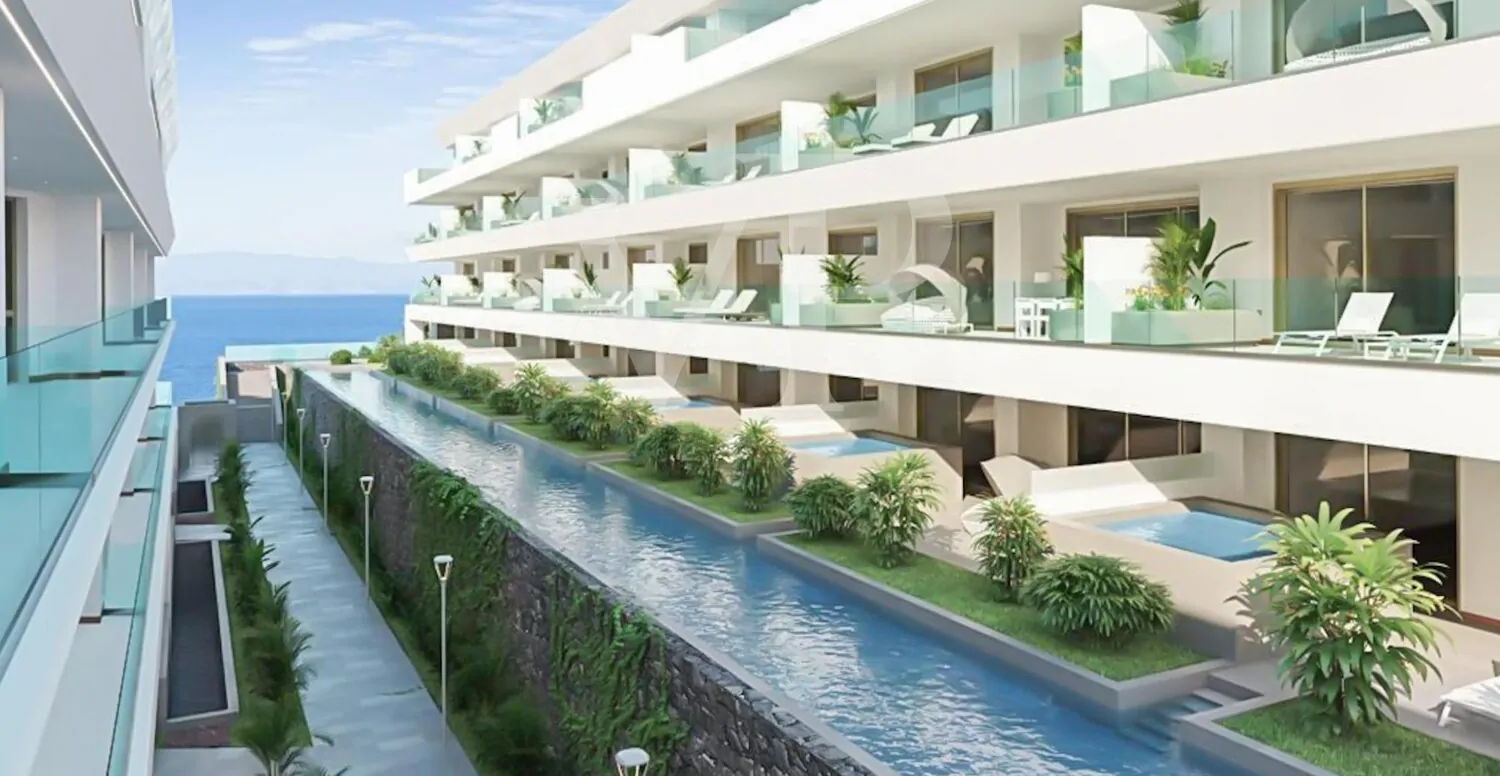 Terrain résidentiel avec licence et vue sur la mer à Golf Costa Adeje