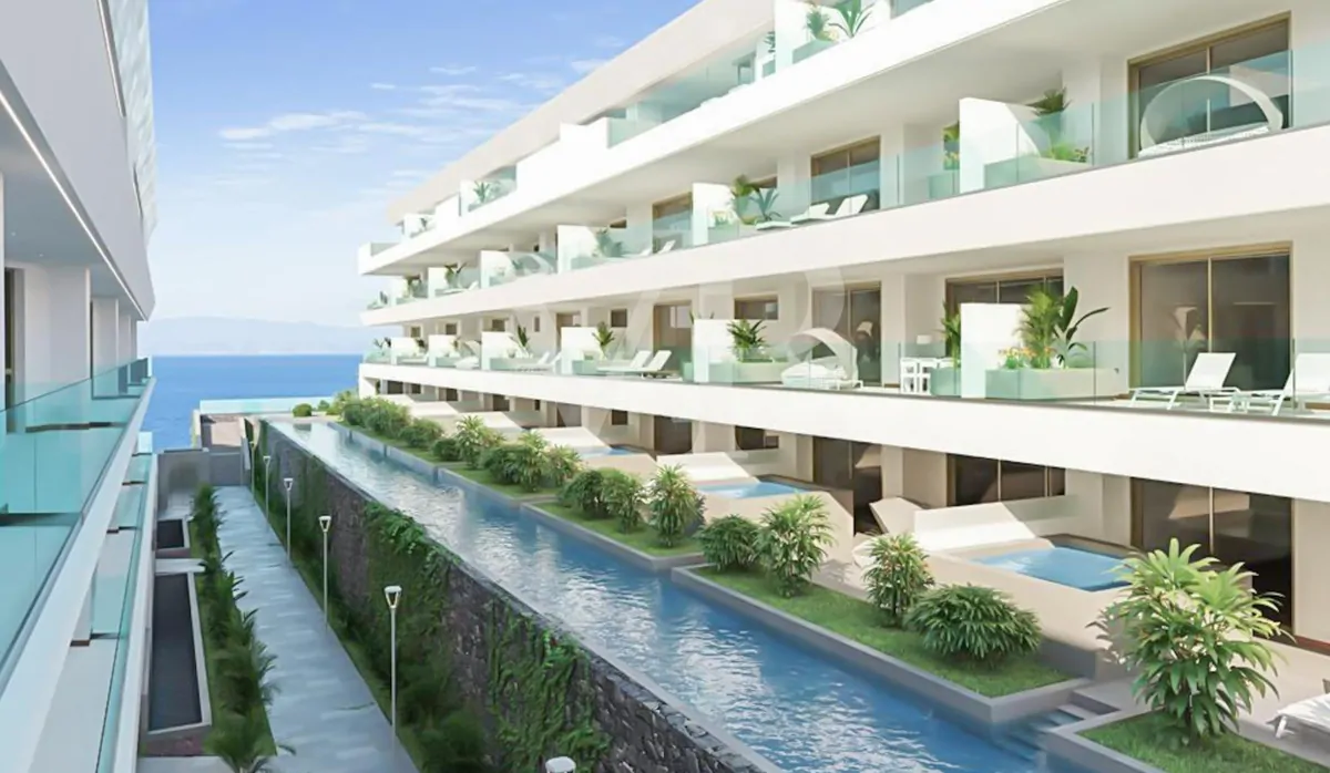 Terrain résidentiel avec licence et vue sur la mer à Golf Costa Adeje