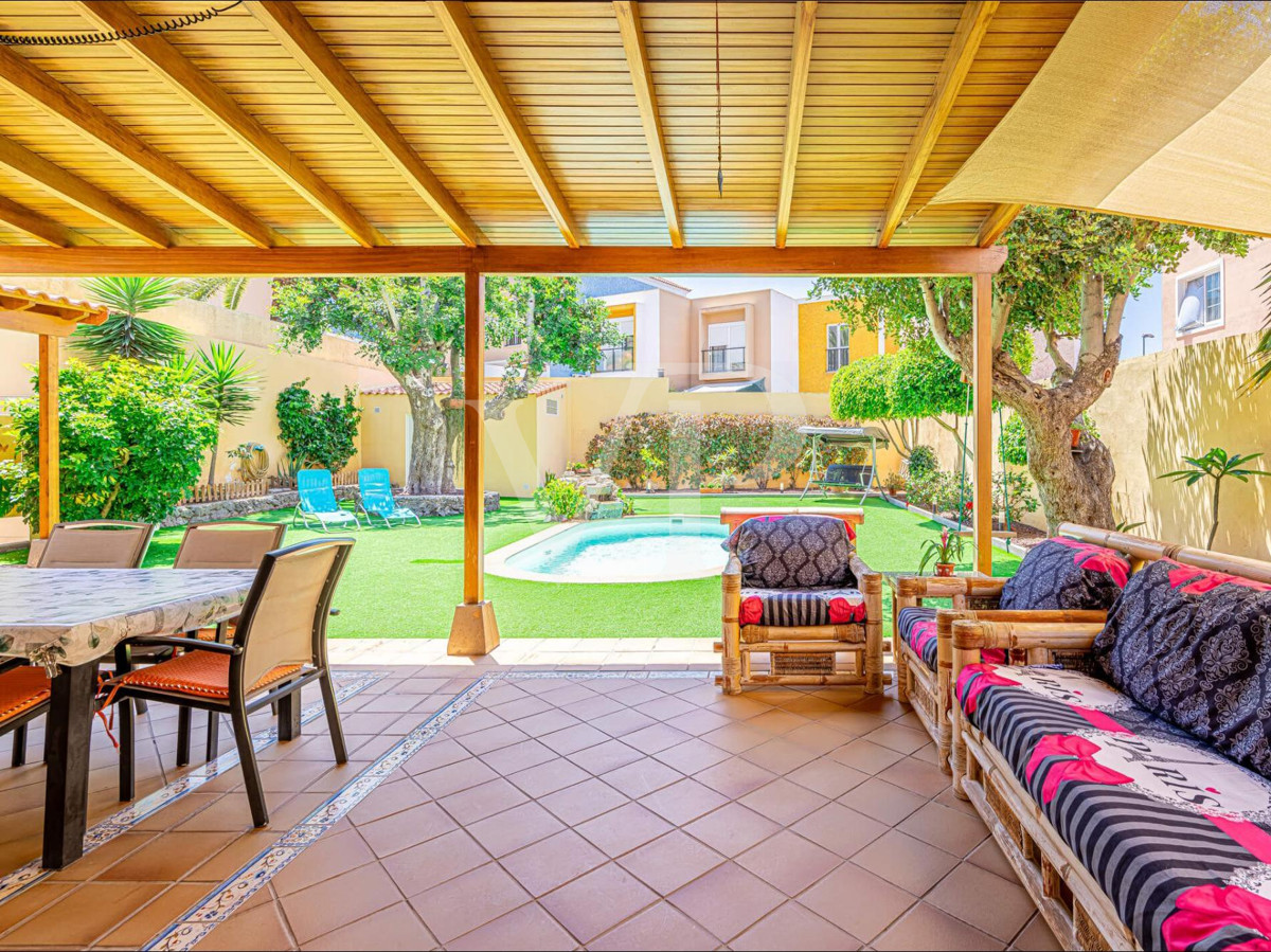 Belle maison individuelle avec une belle terrasse au cœur d'Adeje