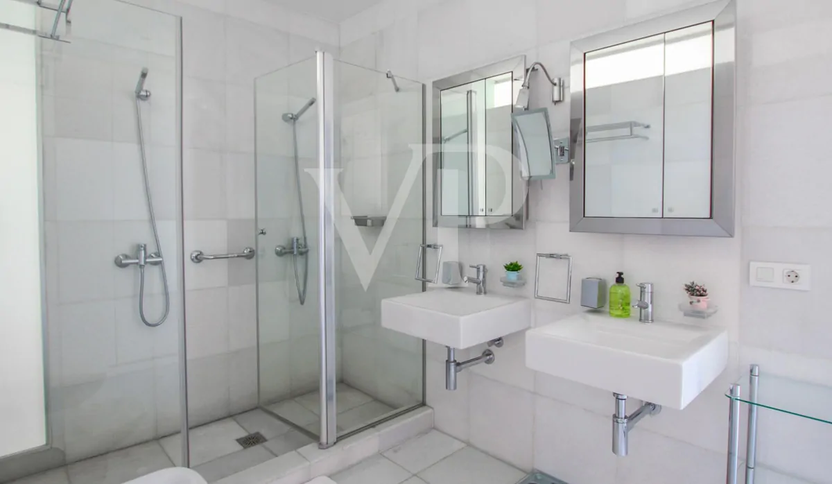 Exklusive moderne Villa mit Meerblick nur wenige Minuten vom Strand El Duque