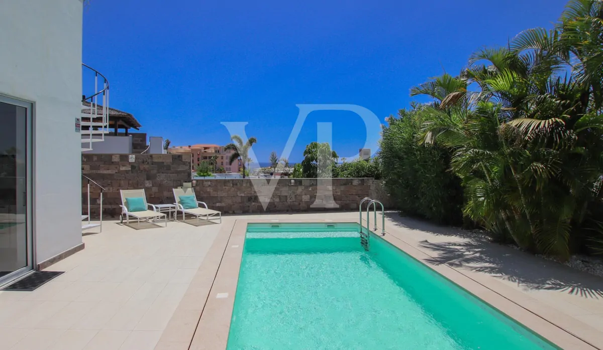 Exklusive moderne Villa mit Meerblick nur wenige Minuten vom Strand El Duque