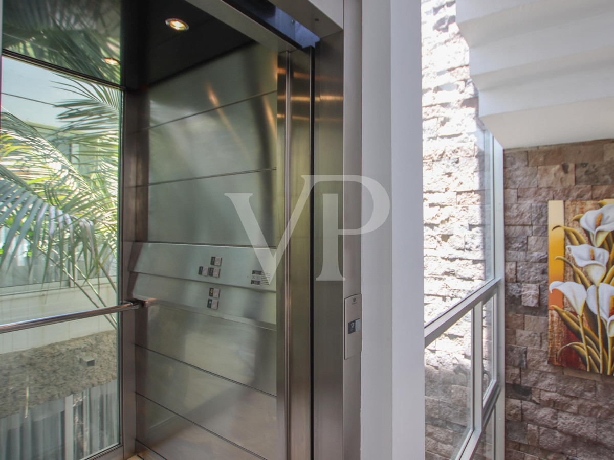 Exclusive modern villa with sea views just a few steps to the beach el Duque