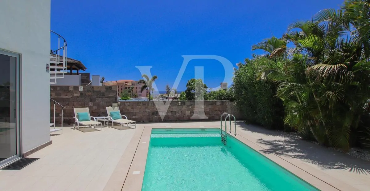 Exklusive moderne Villa mit Meerblick nur wenige Minuten vom Strand El Duque