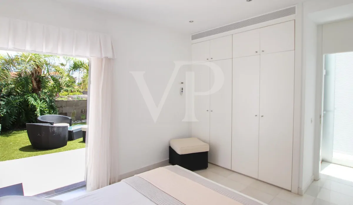 Exklusive moderne Villa mit Meerblick nur wenige Minuten vom Strand El Duque