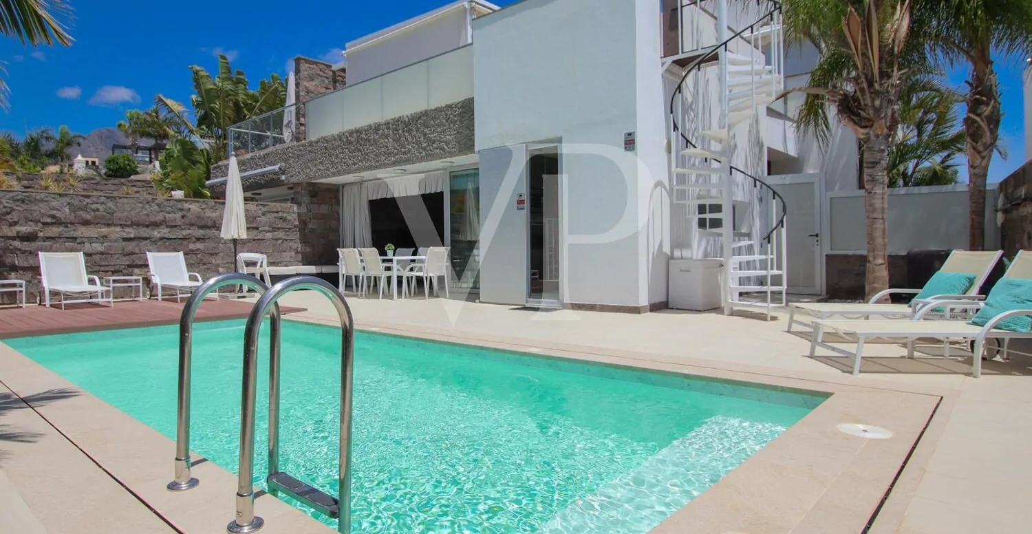 Exklusive moderne Villa mit Meerblick nur wenige Minuten vom Strand El Duque