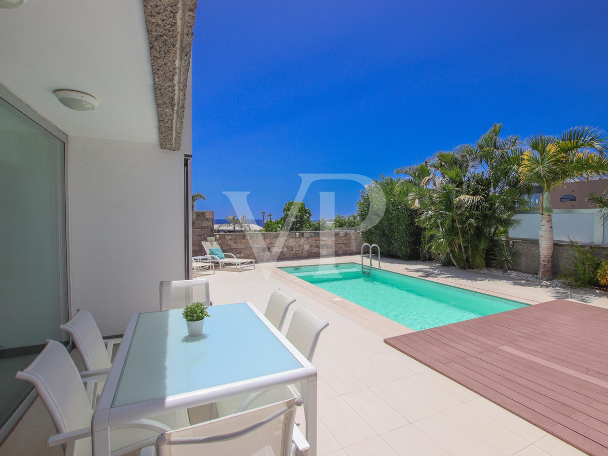 Exclusive modern villa with sea views just a few steps to the beach el Duque