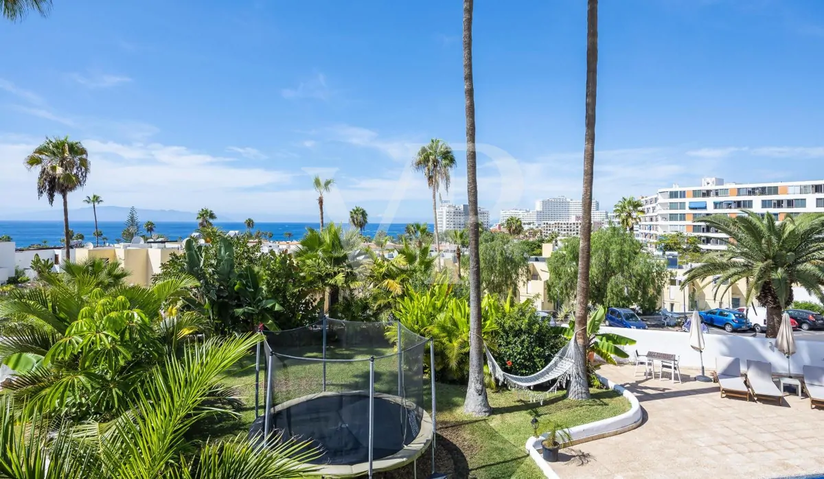 Zwei rundum perfekte Doppelhaushälften mit Meerblick in Playa de las Américas
