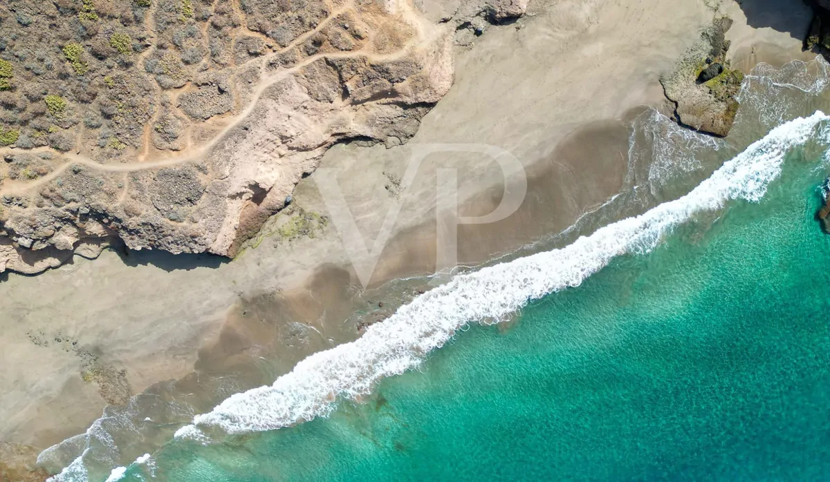Terrain résidentiel avec licence et vue sur la mer à Golf Costa Adeje