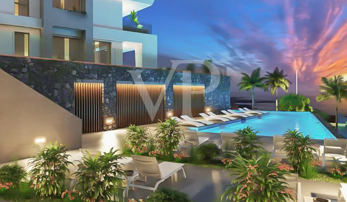 Terrain résidentiel avec licence et vue sur la mer à Golf Costa Adeje