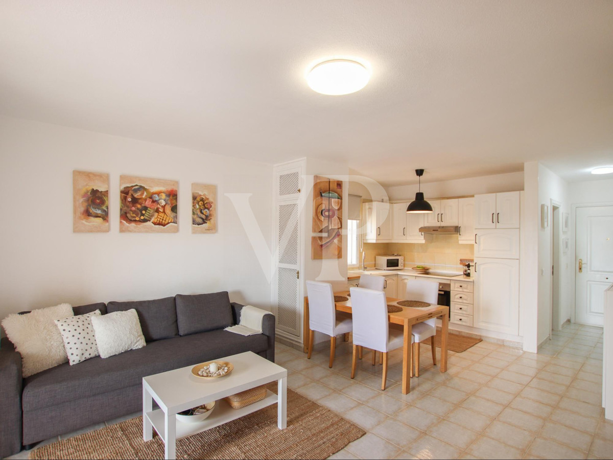 Cozy apartment with huge terrace in Torviscas Alto