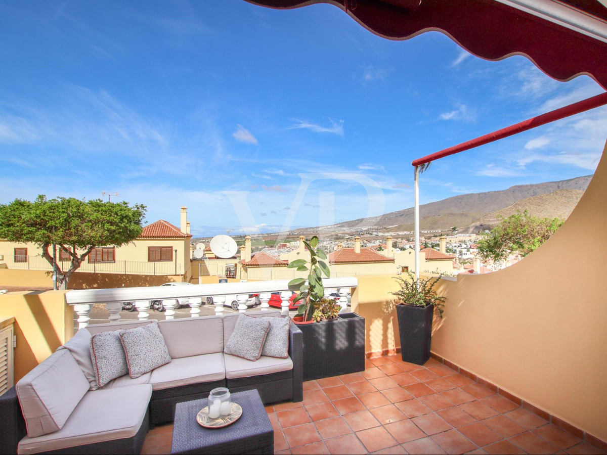 Cozy apartment with huge terrace in Torviscas Alto