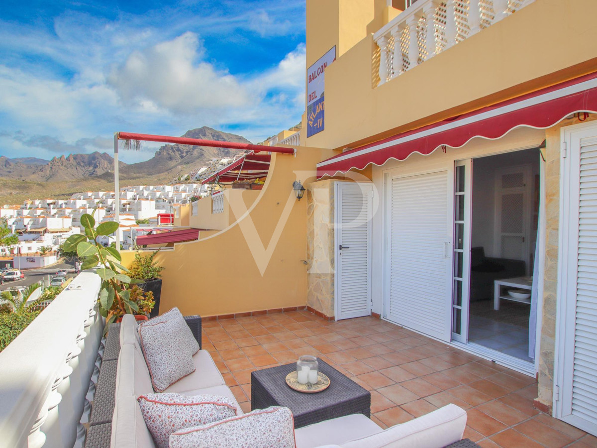 Cozy apartment with huge terrace in Torviscas Alto