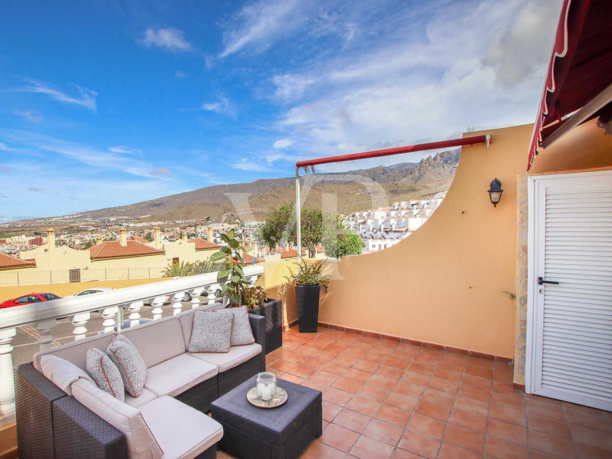Cozy apartment with huge terrace in Torviscas Alto