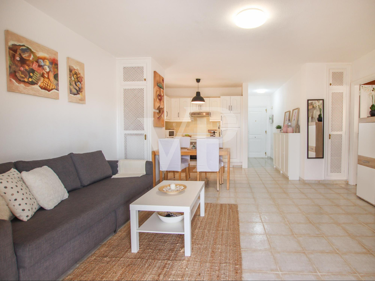 Cozy apartment with huge terrace in Torviscas Alto