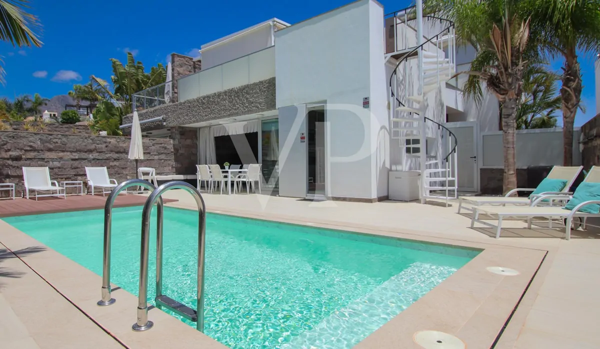 Exklusive moderne Villa mit Meerblick nur wenige Minuten vom Strand El Duque