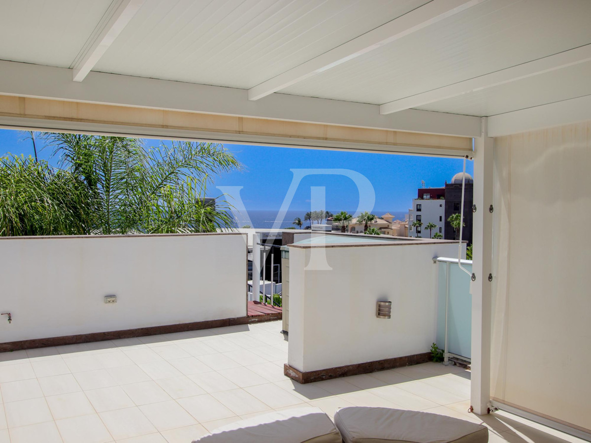 Exclusive modern villa with sea views just a few steps to the beach el Duque