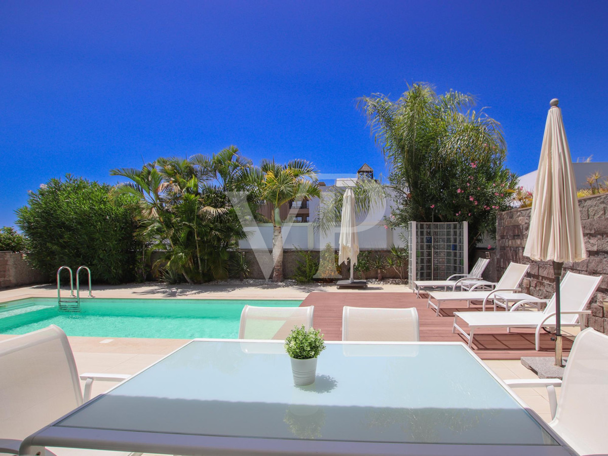 Exklusive moderne Villa mit Meerblick nur wenige Minuten vom Strand El Duque