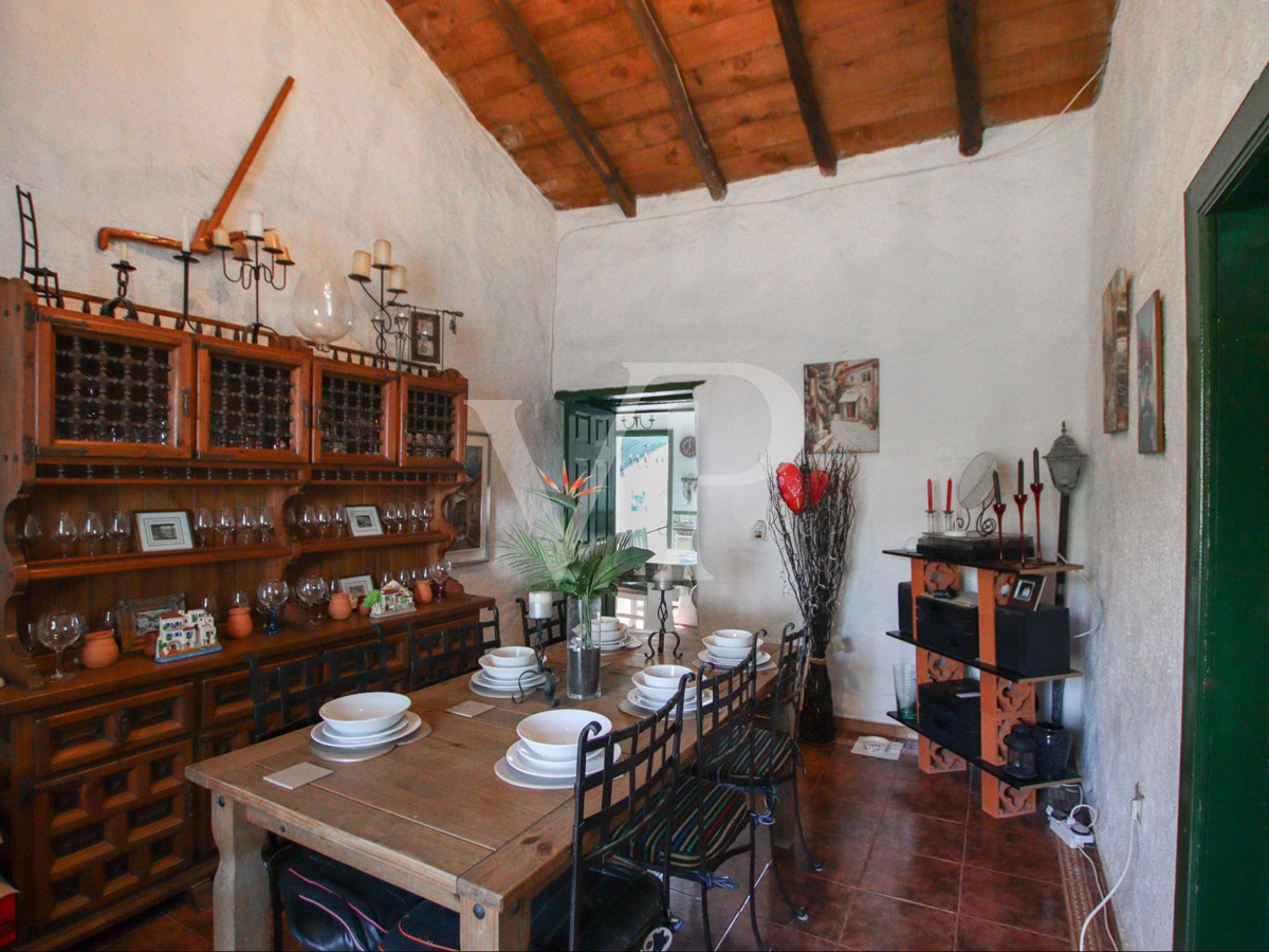 Unparalleled tranquility in a charming rustic house in San Miguel