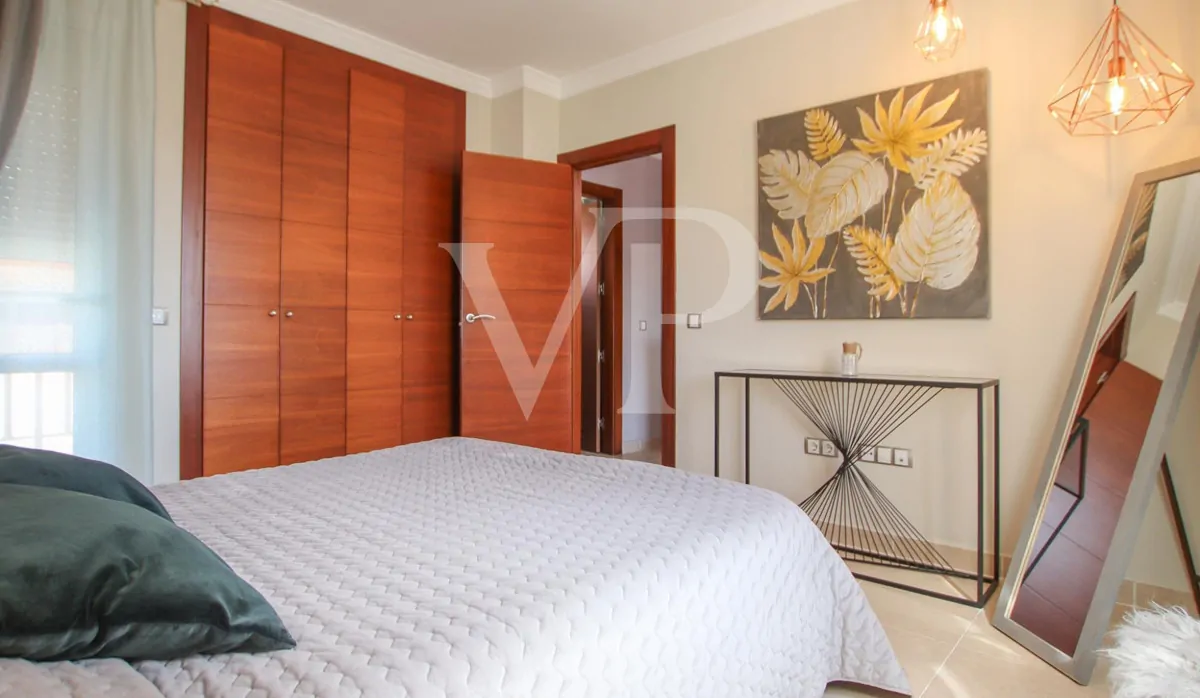 Casa bifamiliare ristrutturata con giardino a Los Cristianos