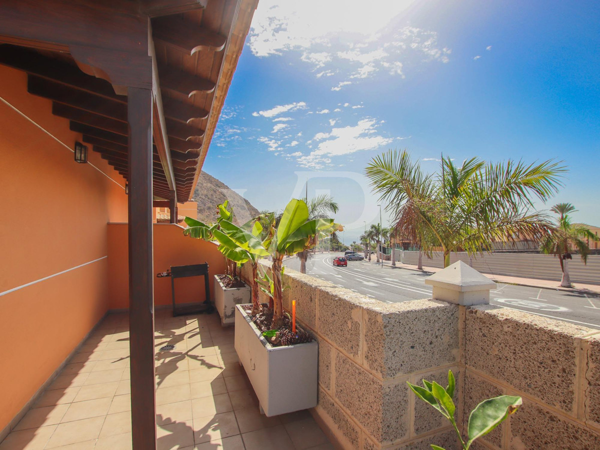 Chalet reformado con jardín en Los Cristianos