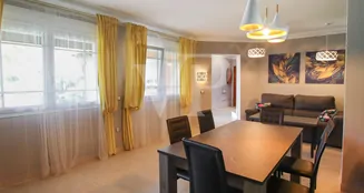 von_poll_real_estate_property_ES233184473_image_11