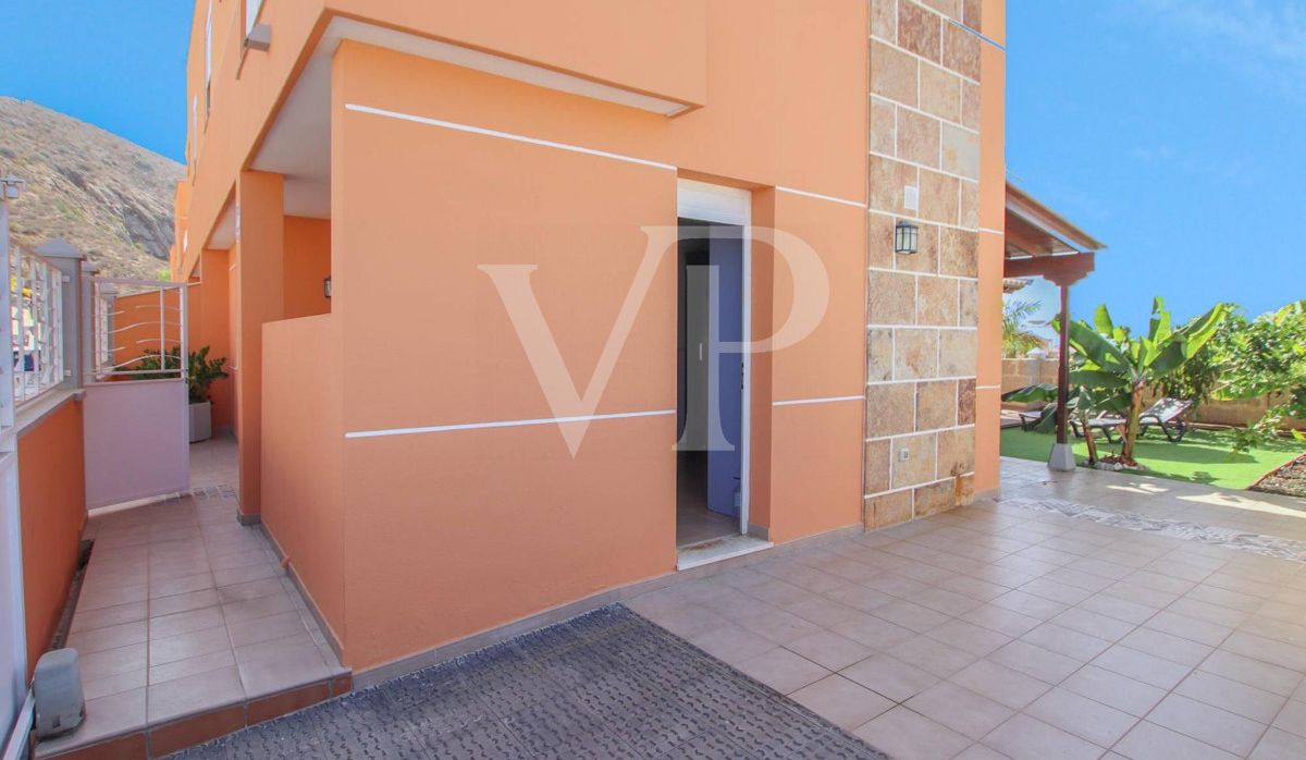 Renovierte Doppelhaushälfte mit Garten in Los Cristianos