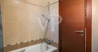 von_poll_real_estate_property_ES233184473_image_27