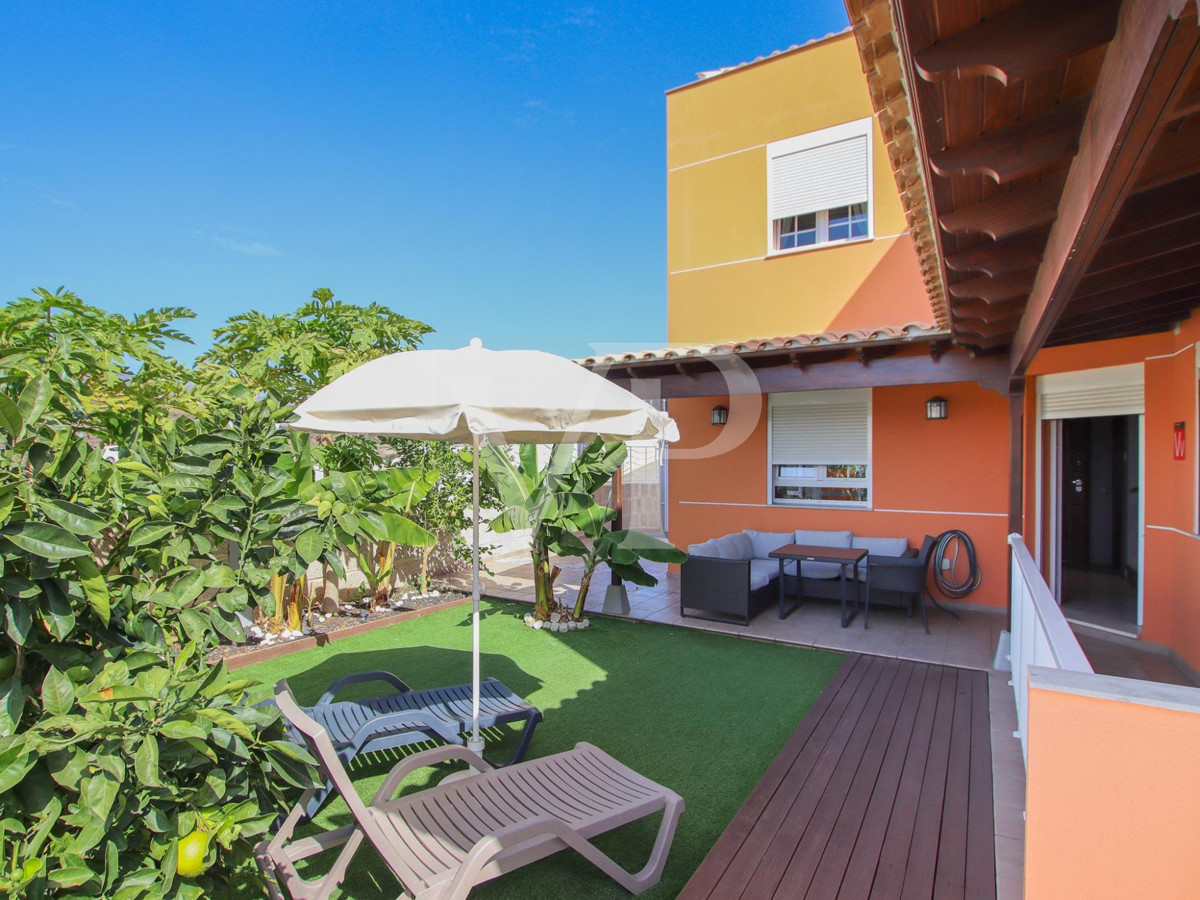 Chalet reformado con jardín en Los Cristianos