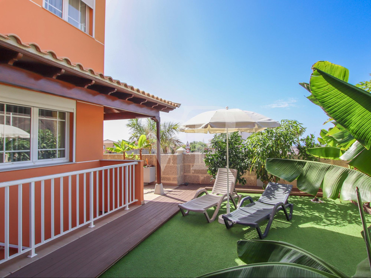 Chalet reformado con jardín en Los Cristianos