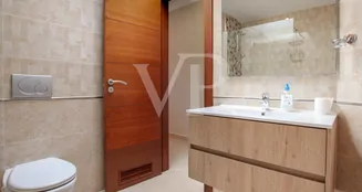 von_poll_real_estate_property_ES233184473_image_21