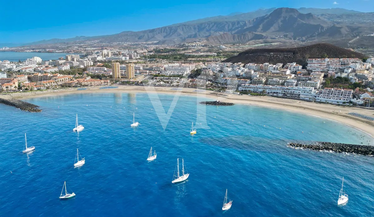 Chalet reformado con jardín en Los Cristianos