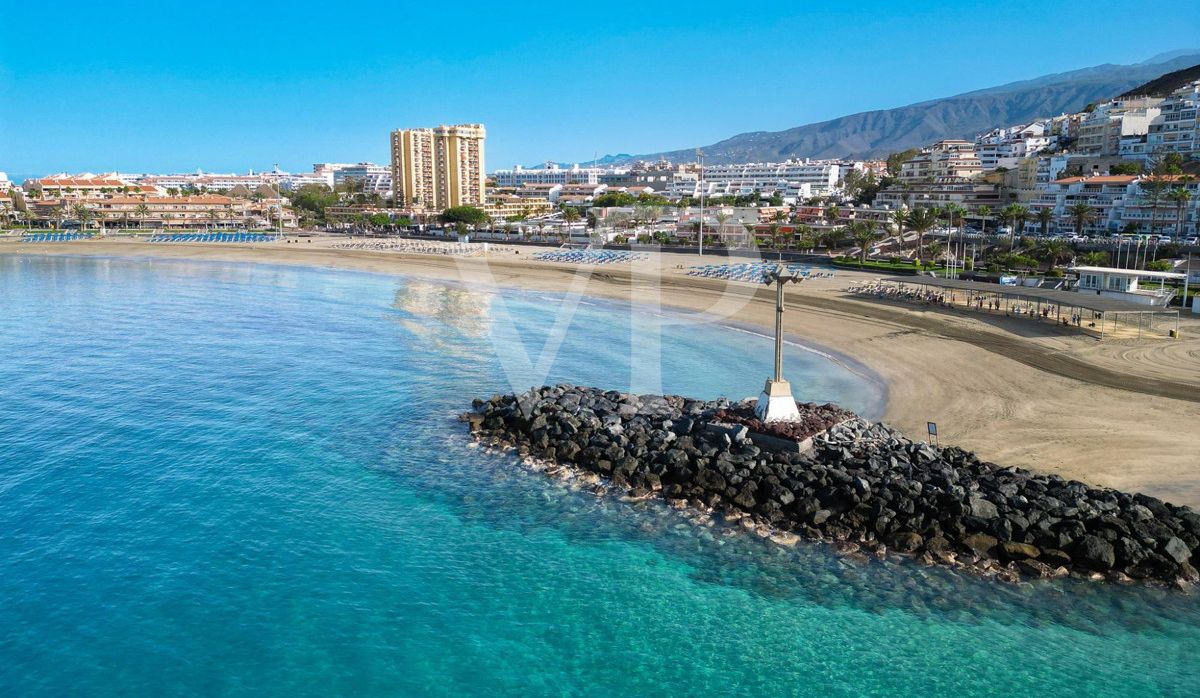 Eck- Doppelhaushälfte mit privatem Pool in Los Cristianos