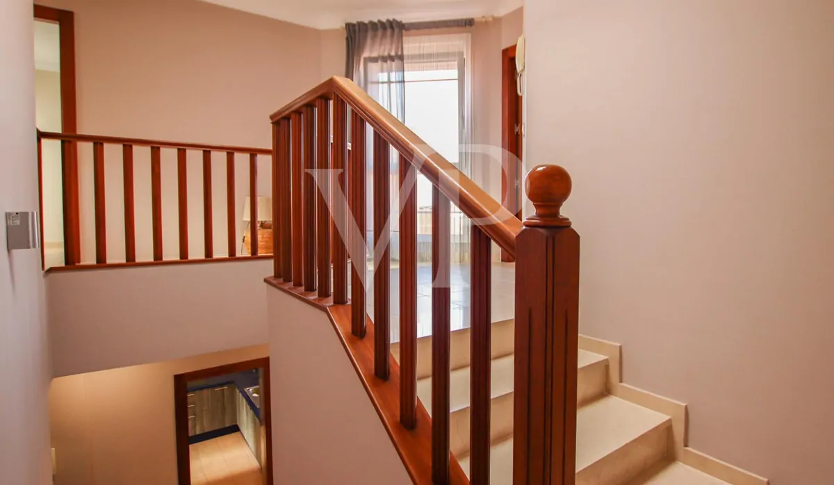 Chalet de esquina con piscina privada en Los Cristianos