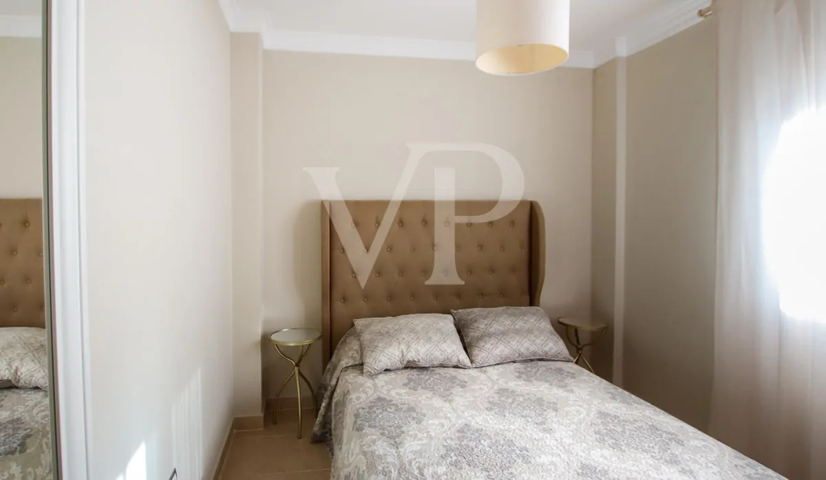 Chalet de esquina con piscina privada en Los Cristianos