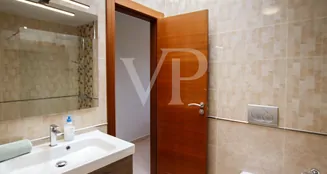 von_poll_real_estate_property_ES233184474_image_26