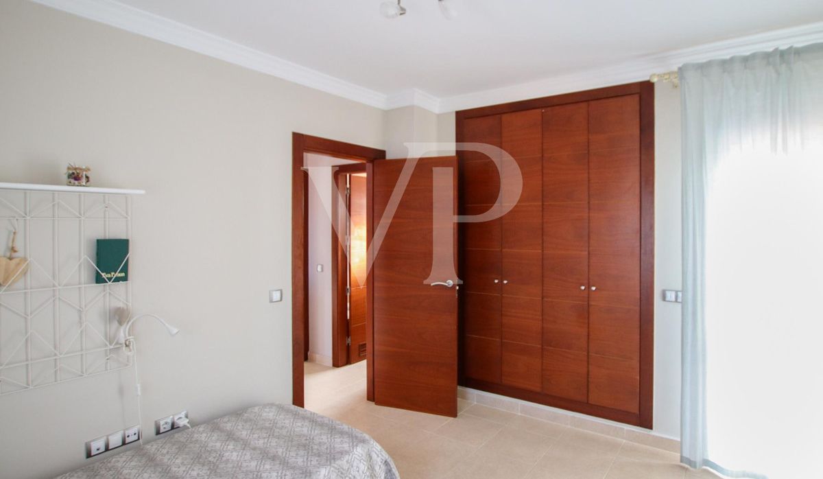 Eck- Doppelhaushälfte mit privatem Pool in Los Cristianos