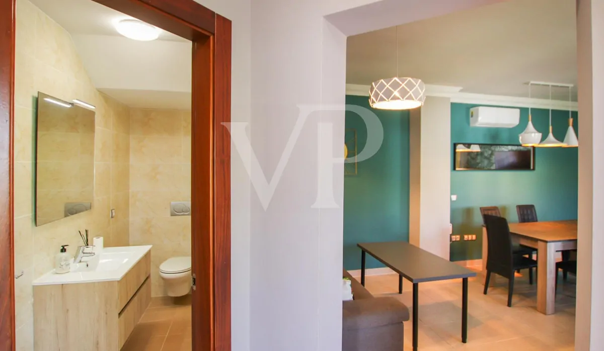 Casa bifamiliare ristrutturata con giardino a Los Cristianos